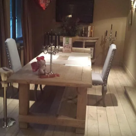 فيلة Victoria-loven Park