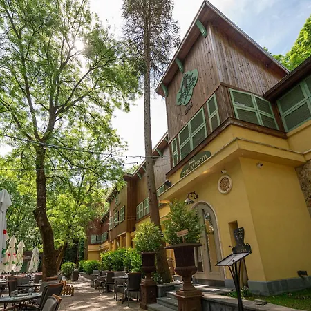Villa Victoria Loven Park Boutique *